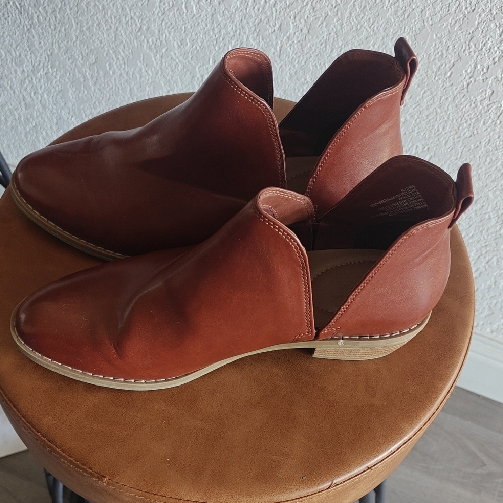 Universal Thread Brown Ankle Booties